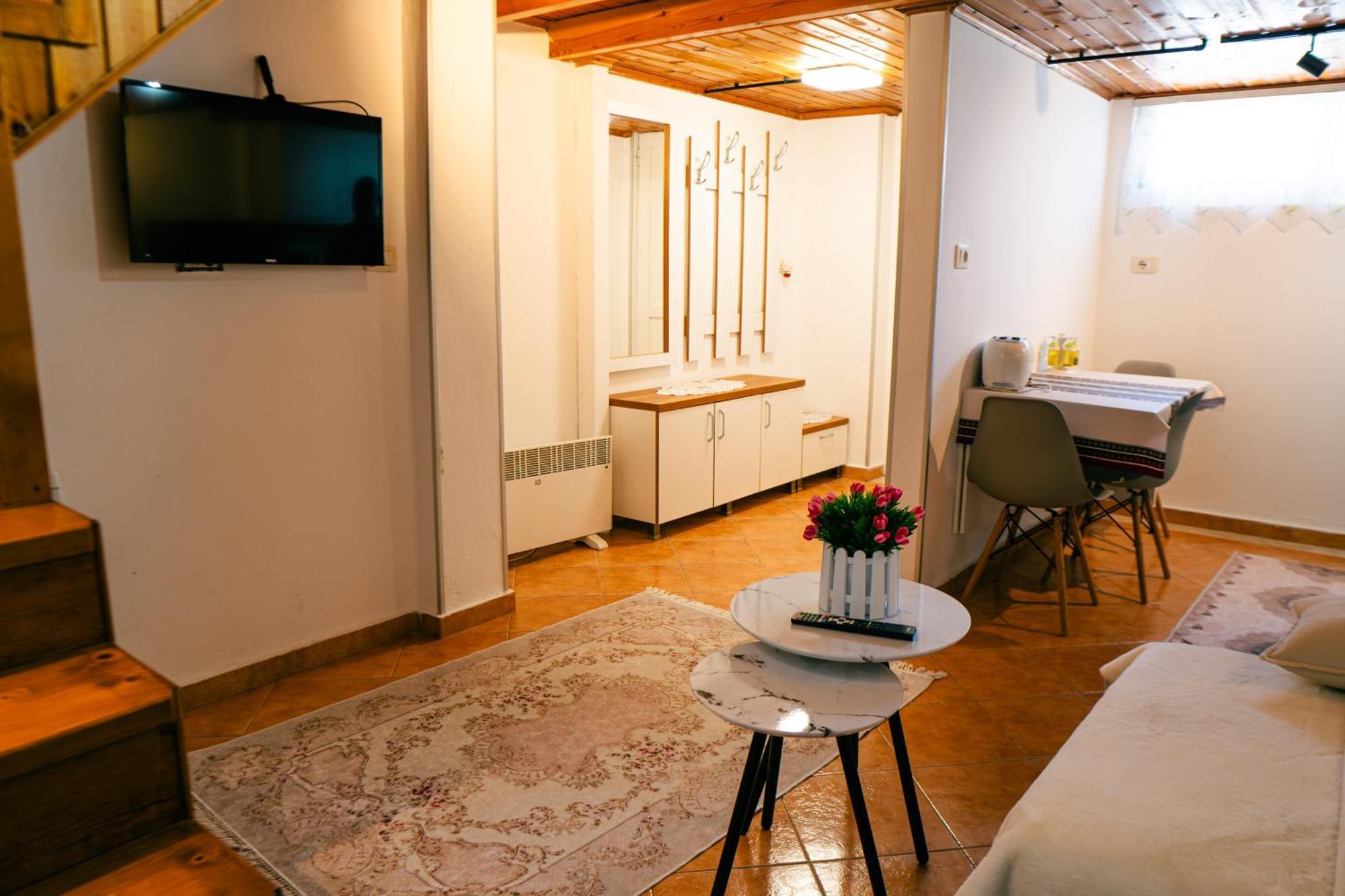 Apartment Antigona Gjirokastër Екстериор снимка